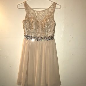 SUPER CUTE AND SIMPLE PROM DRESS!
